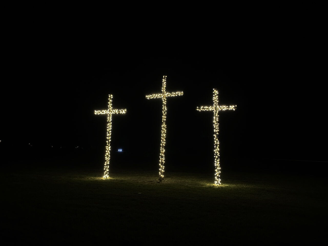 photo_ft_news_xmas lights US 17_121620.jpg